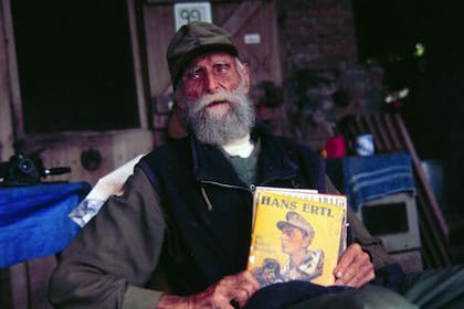 Hans Ertl convertido en el "viejo ermitaño" durante una entrevista poco antes de morir