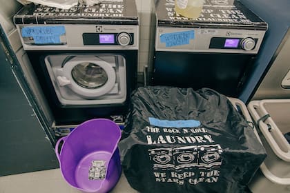 Los lavarropas de The Rock n Roll Laundry van de gira con los músicos