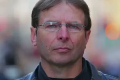 Hans Kristian Gaarder, uno de los más famosos negacionistas del coronavirus falleció en Noruega producto de la enfermedad