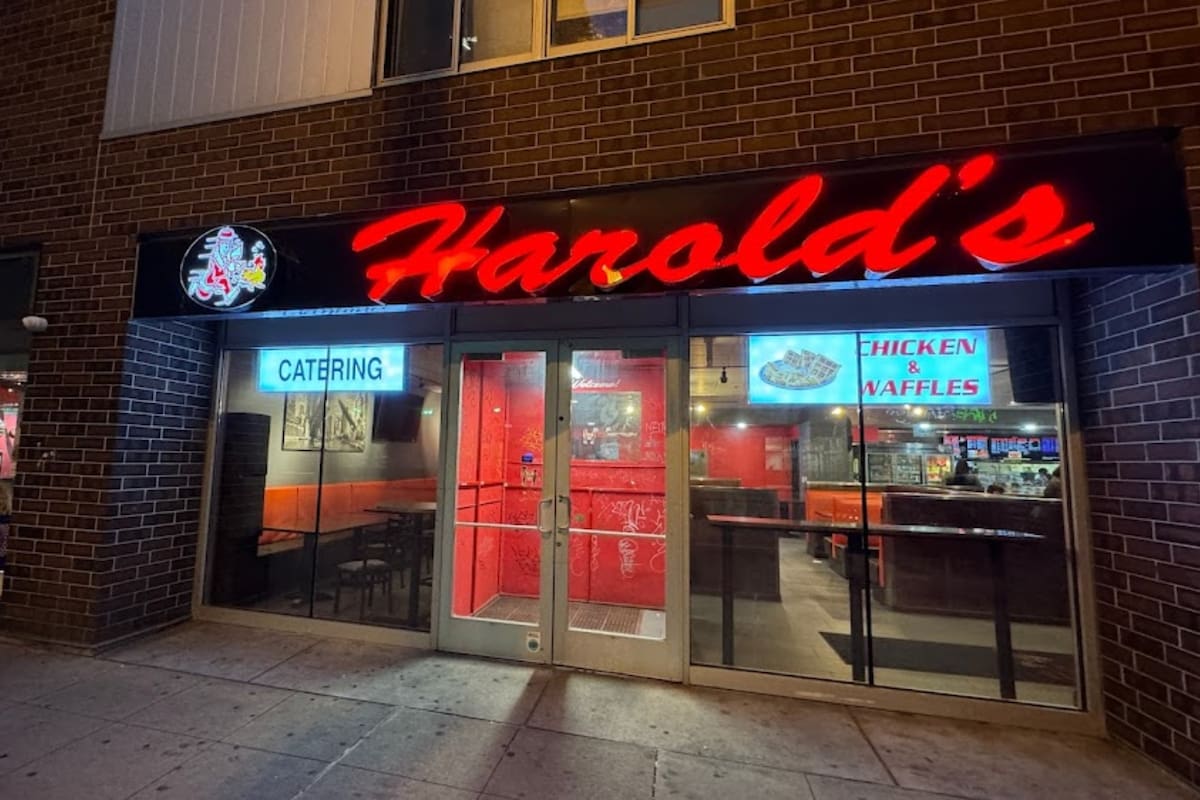 Harold’s Chicken Shack, la cadena de pollo frito que nació en 1950, se declara en bancarrota en tres sucursales de Chicago