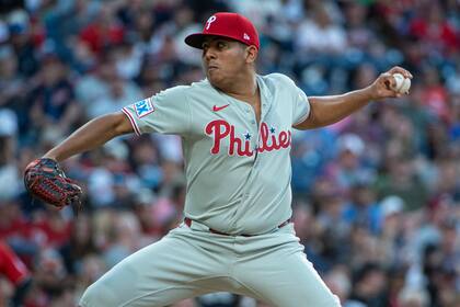 Harper conecta jonrón y logra 3 hits, Suárez se recupera y Filis doblegan 7-1 a Guardianes