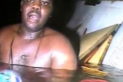 Harrison Okene pasó tres días así, atrapado dentro del barco.