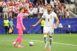 Harry Kane pone en ventaja a Inglaterra ante Croacia con un penal que tuvo que ejecutarse dos veces