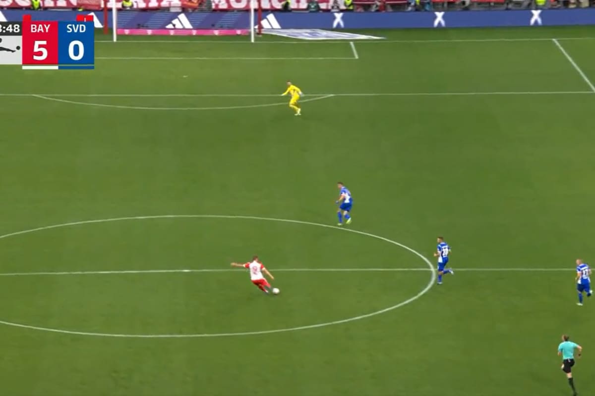 Harry Kane vio adelantado al arquero Marcel Schuhen e intentó desde el círculo central: fue el 5-0 para Bayern Munich