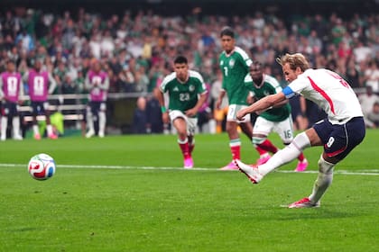 Harry Kane ya superó los 100 goles de penal en su carrera, entre la selección inglesa y los clubes en los que jugó