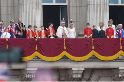 Harry no subió al balcón a saludar, como el resto de la familia real luego de la coronación de Carlos III