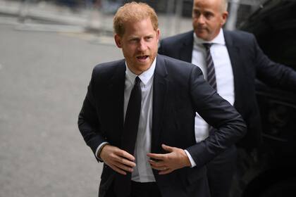 El príncipe Harry de Gran Bretaña, duque de Sussex, llega a los Tribunales Reales de Justicia, el Tribunal Superior de Gran Bretaña, en el centro de Londres el 6 de junio de 2023