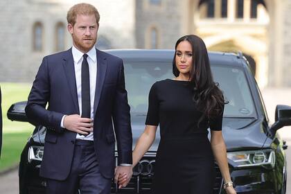 Harry y Meghan, afuera del Castillo de Windsor