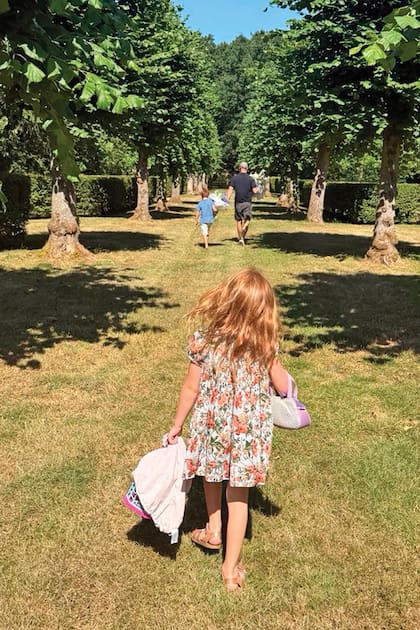 Los Sussex, en Althorp House, donde está enterrada la mamá de Harry, Diana de Gales