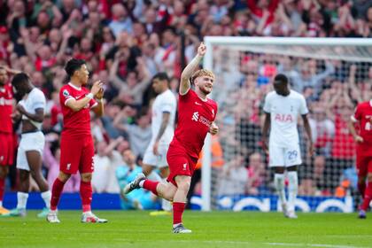 Harvey Elliott convirtió un golazo en el triunfo de Liverpool ante Tottenham