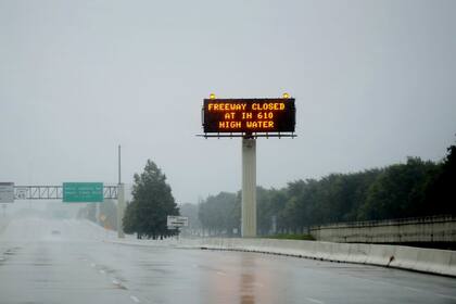 Harvey pasó y arrasó con todo a su paso, el saldo son varios muertos y cuantiosas pérdidas materiales, es el huracán más fuerte desde 2005