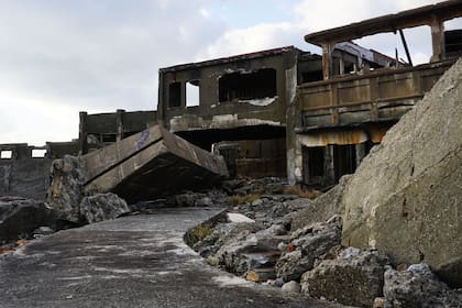 La Isla de Hashima pertenece a la prefectura de Nagasaki, en Japón y hoy es una de las 500 islas deshabitadas que hay en esta región costera