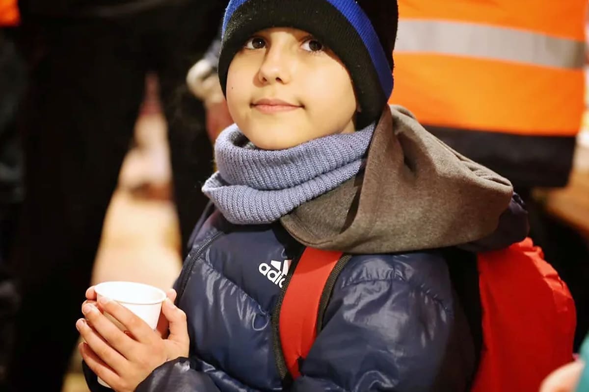 Hassan al-Khalaf, de 11 años, que escapó solo de Ucrania para unirse a su hermano y estudiar en Eslovaquia