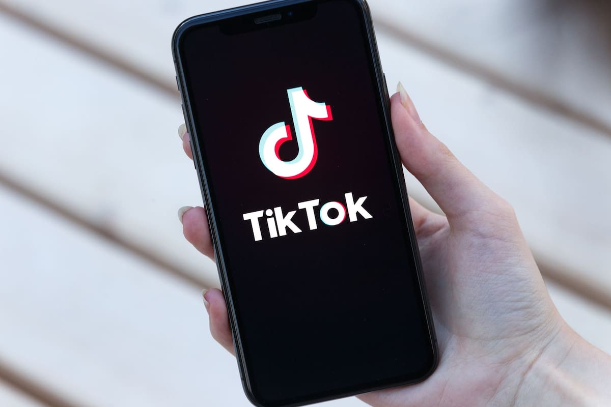 Hasta ahora, Tiktok, como Snapchat en sus inicios, ha sido terreno de adolescentes, pero son cada vez más los "grandes" que se suman a la plataforma