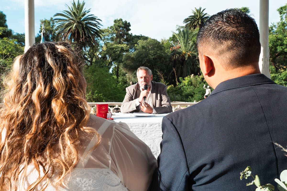 Hasta el día de hoy, 56 parejas celebraron su matrimonio en lugares emblemáticos de la ciudad el Día de los Enamorados