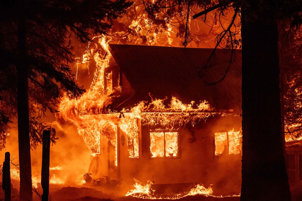 Hasta el domingo, el incendio había destruido 187,562 hectáreas; el fuego ahora cubre un área más grande que Los Ángeles