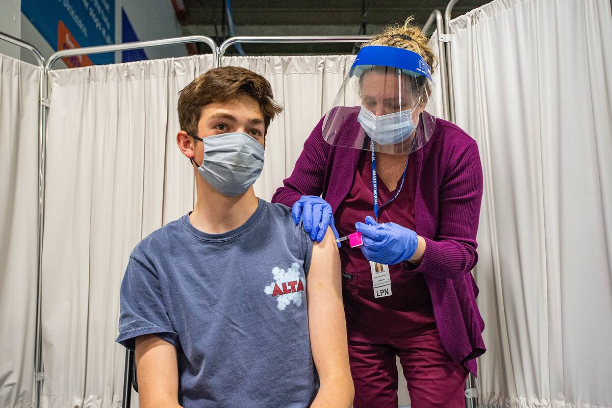 Hasta el jueves PASADO, el 52% de los estadounidenses adultos habían recibido al menos una dosis de una vacuna, según los Centros para el Control y la Prevención de Enfermedades (CDC). Esa cifra osciló entre el 72% en el estado de New Hampshire y un 39% en Mississippi