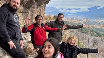 Hasta el momento, confirmaron la muerte de Silvia Rosana Amaro de 58 años, Lorena Paola González de 33, mientras que el resto de los integrantes se encuentran estables y sin riesgo de vida