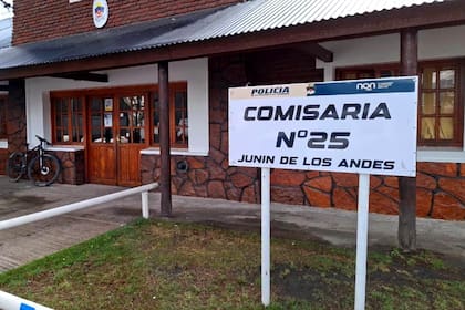 Hasta el parador se trasladaron efectivos del Destacamento de Pilo Lil y de la Comisaría 25 de Junín de los Andes