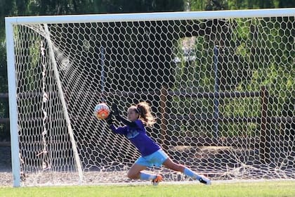 Hasta los 16 años jugó como arquera en varios clubes de Estados Unidos