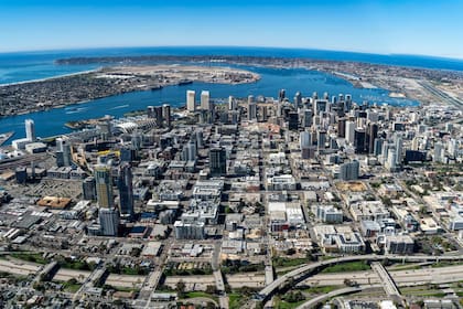Hasta los primeros 10 días de noviembre ya se eliminaron más de un centenar de espacios que tenían parquímetros y otros 67 se reubicaron para respetar la regla de los 6 metros en San Diego (Unsplash)