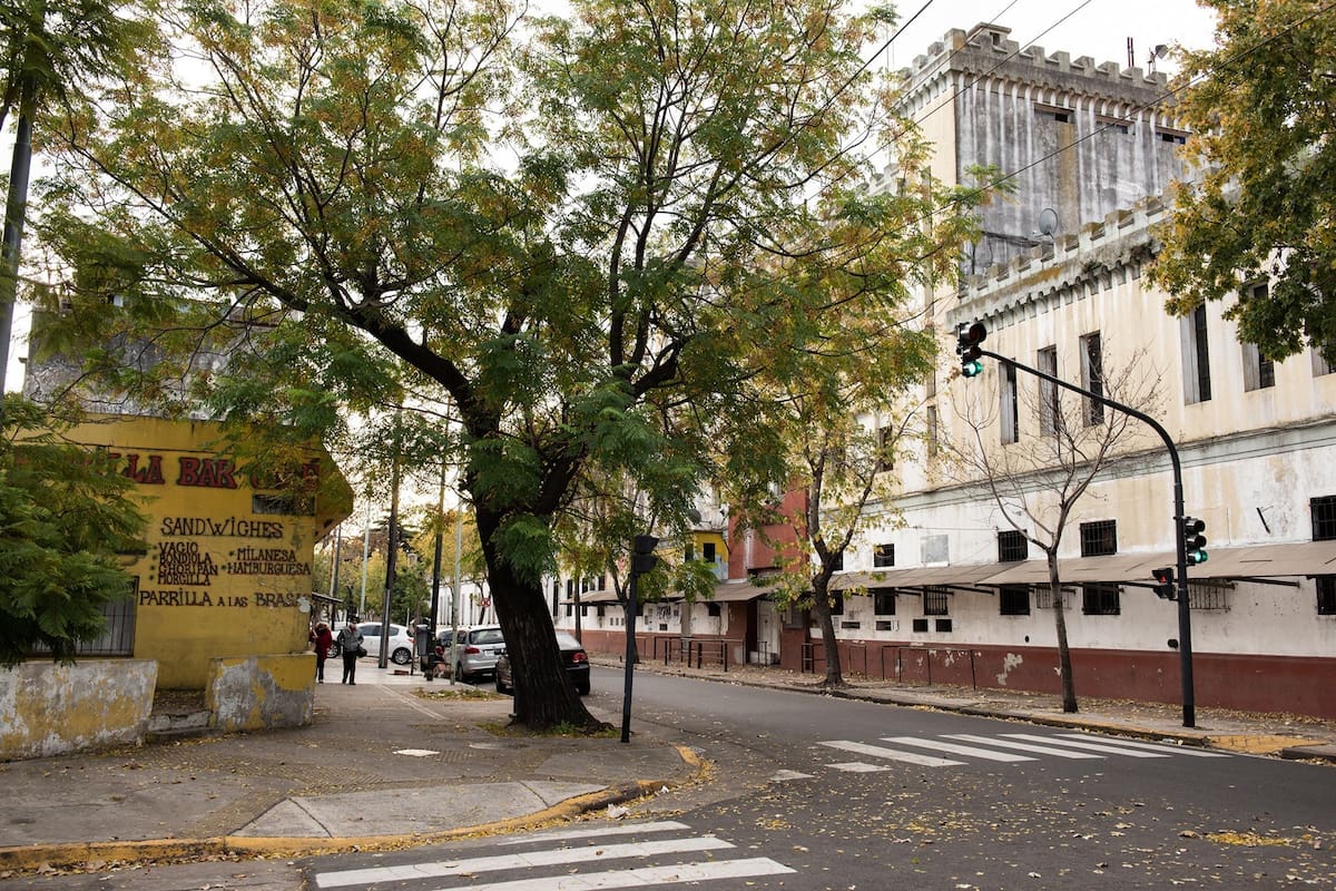 Hasta marzo un terreno en las cuadras linderas a la cárcel presentaba un valor de incidencia que variaba entre los US$400 y US$ 500 por metro cuadrado, lo que podría generar unidades en pozo a un valor de US$1300 por metro cuadrado