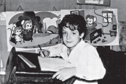 Hasta quinto grado, Gustavo fue a un colegio del Estado en Colegiales. Su primera pasión fue el dibujo