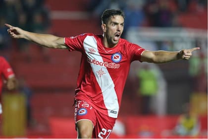 Hauche celebrando el gol del empate frente a Patronato