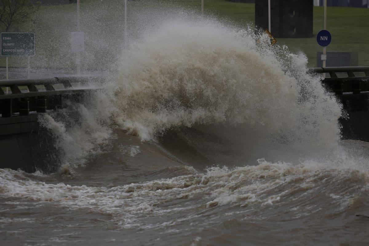 Hay alerta por sudestada para las zonas linderas al Río de la Plata