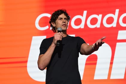 “Hay algo de lo que digo que no les gusta; las cosas que pienso...pero no las voy a cambiar por una elección o por presión”, destacó más temprano el propio Lousteau