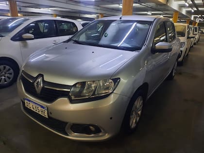 Hay algunos Renault Sanderos disponibles en la subasta