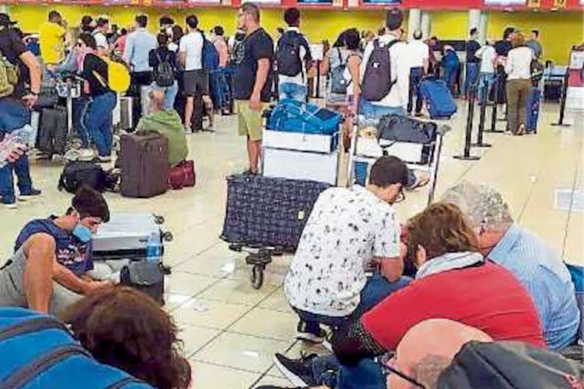 Hay argentinos varados en varios aeropuertos de todo el mundo ,145x102mm