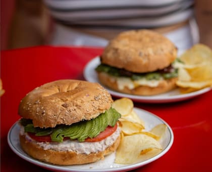 Hay chipás y sándwiches salados para las meriendas