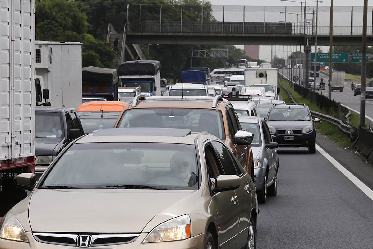 Hay demoras y restricciones de circulación en Avenida General Paz