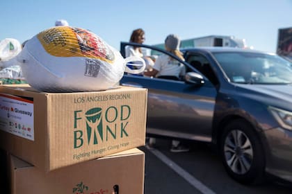 Hay distintos bancos de comidas gratis en California, los cuales reparten alimentos gratuitos para personas necesitadas