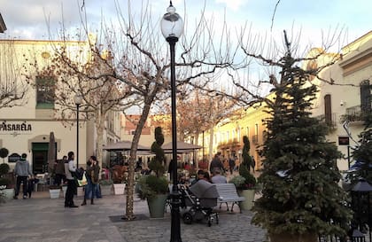 Hay espacios para descansar, WiFi y cafés