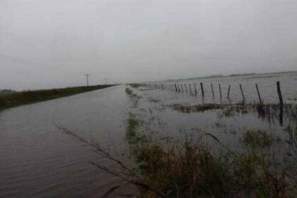 Hay miles de hectáreas bajo el agua en el límite entre Santa Fe y Santiago del Estero