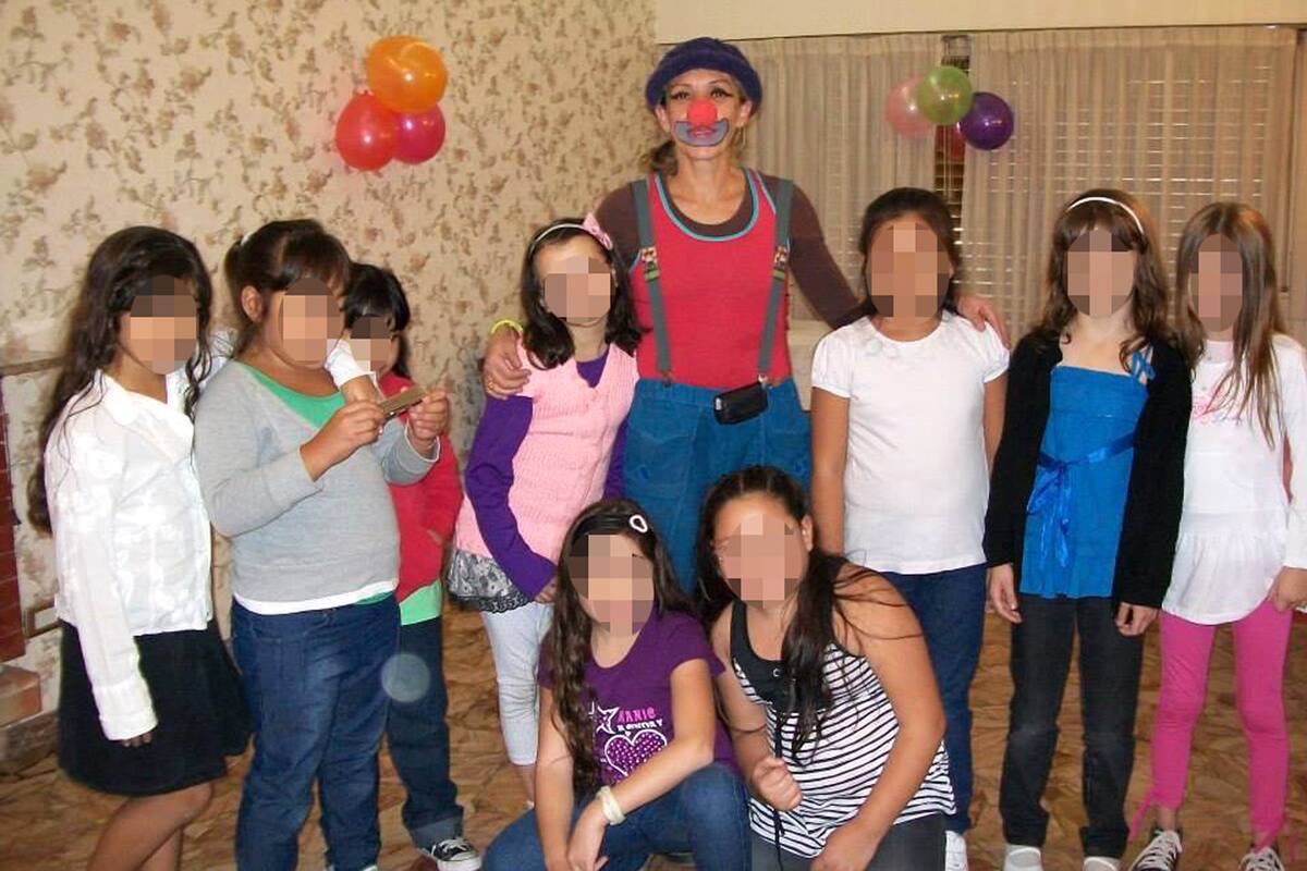 Hay muy pocas fotos nítidas de Claudia Ferro, quien desapareció a fines de 2016 y se dedicaba a animar fiestas infantiles
