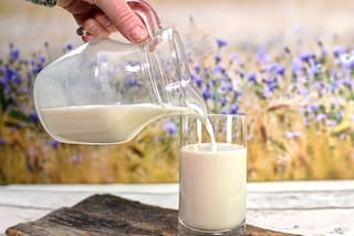 Cinco alimentos para prevenir la osteoporosis sin depender solo de la leche