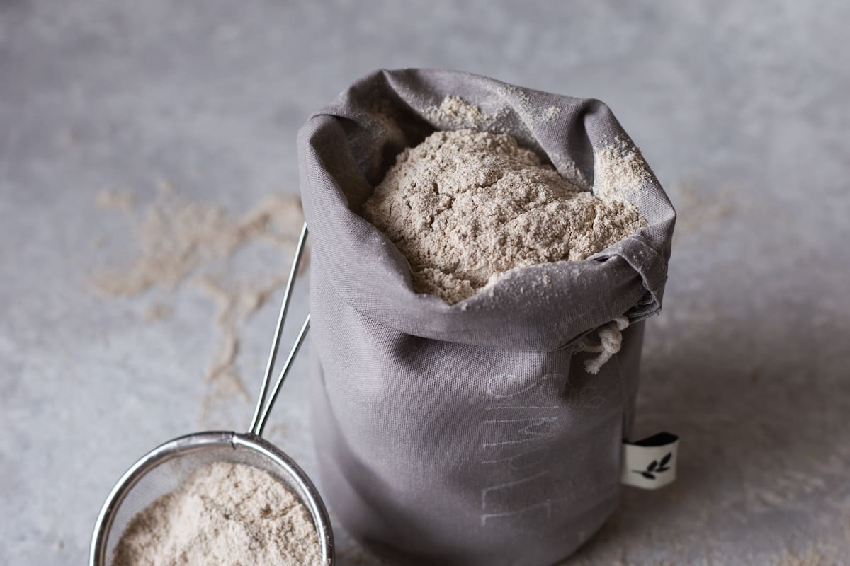 Hay para elegir una veintena de opciones de cereales y frutos para elaborar harinas