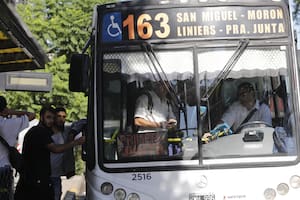 Hay paro de colectivos y se extenderá hasta la medianoche