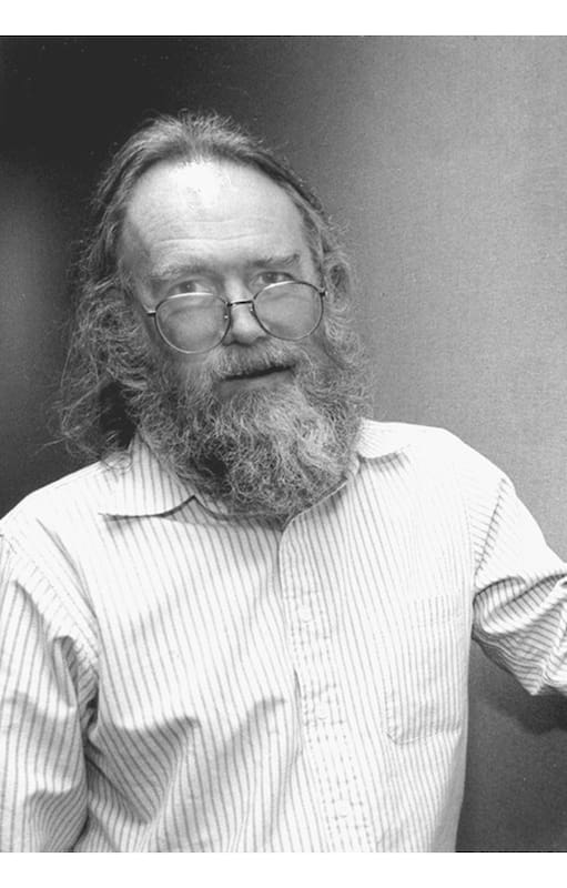 Hay pocas fotos de Jon Postel. Esta la envió a LA NACIOON la Internet Society y fue tomada por Irene Fertik, del Servicio de Noticias de la Universidad del Sur de California, en 1994. Un tiempo sin smartphones en el que, sin embargo, este hombre intenso y respetado sentaba las bases para que un día enviáramos fotos fácilmente desde nuestro celular