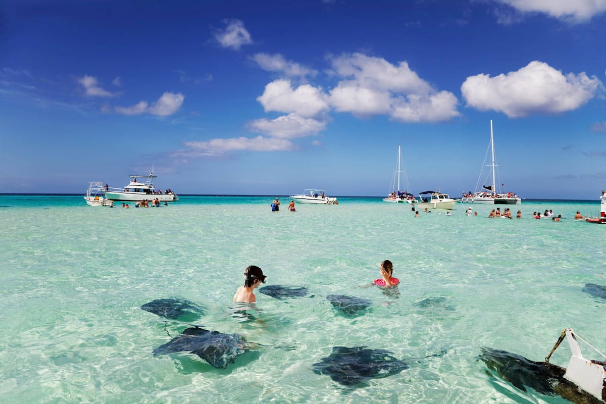 Hay que cuidarse mucho en destinos del Caribe del sol y el agua que se consume y no es potable