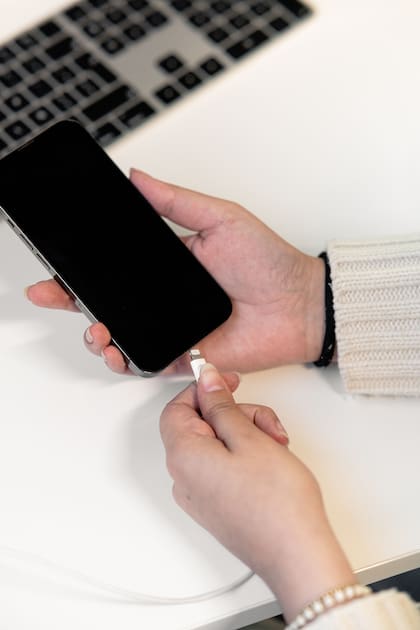 Hay que recordar que las baterías de los celulares no poseen una carga completa de fábrica