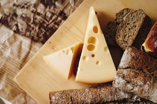 Covid-19: Qué es el modelo del “queso suizo” de defensa contra la pandemia