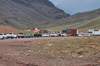 Más de tres horas de espera para cruzar la frontera con Chile