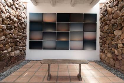 Hay tres salas con la exposición permanente, dos con muestras temporarias, una de experimentación y talleres, una biblioteca con libros de fotografía y una tienda.