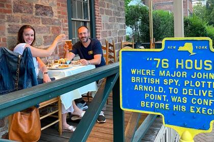 Hay un bar en Nueva York que esconde un antiguo secreto