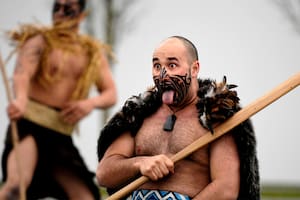 Hay un concepto maorí conocido como whakapapa: es la idea de que todos están conectados en una gran cadena de vida que une pasado, presente y futuro