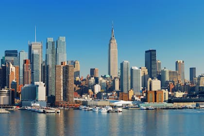 Hay un gran desplazamiento masivo de migrantes desde Nueva York hacia otras áreas de Estados Unidos.